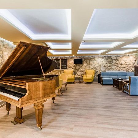 Amstel Hattyú Panzió -Érintésmentes bejelentkezés Győr Extérieur photo