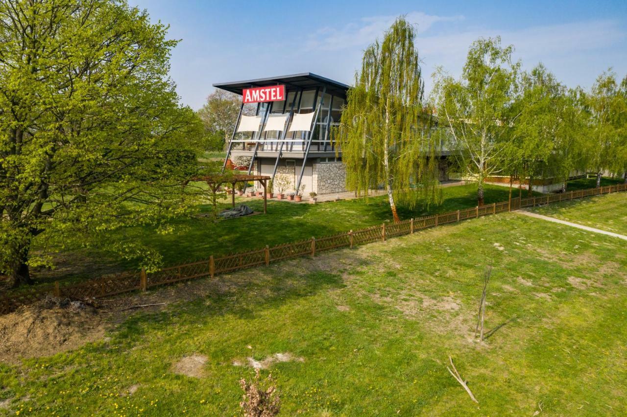 Amstel Hattyú Panzió -Érintésmentes bejelentkezés Győr Extérieur photo