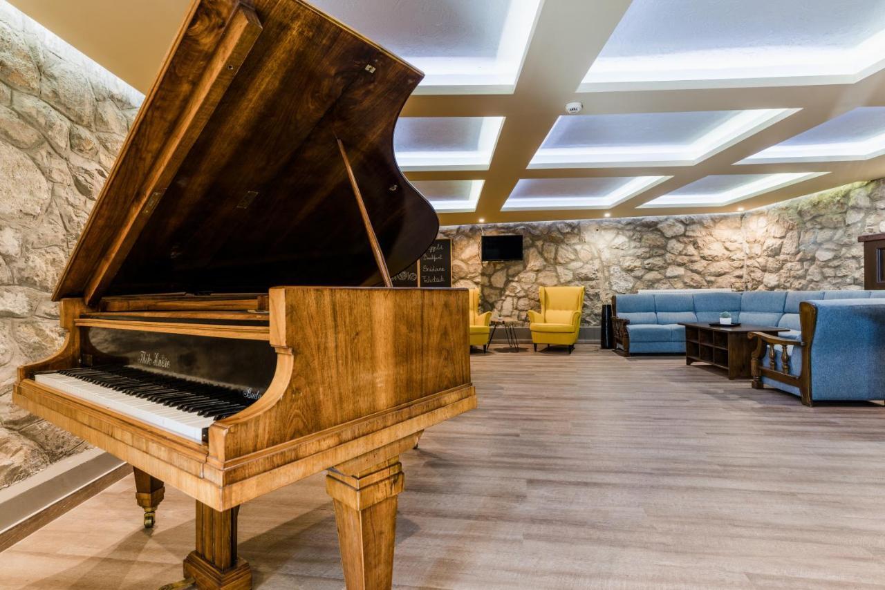 Amstel Hattyú Panzió -Érintésmentes bejelentkezés Győr Extérieur photo