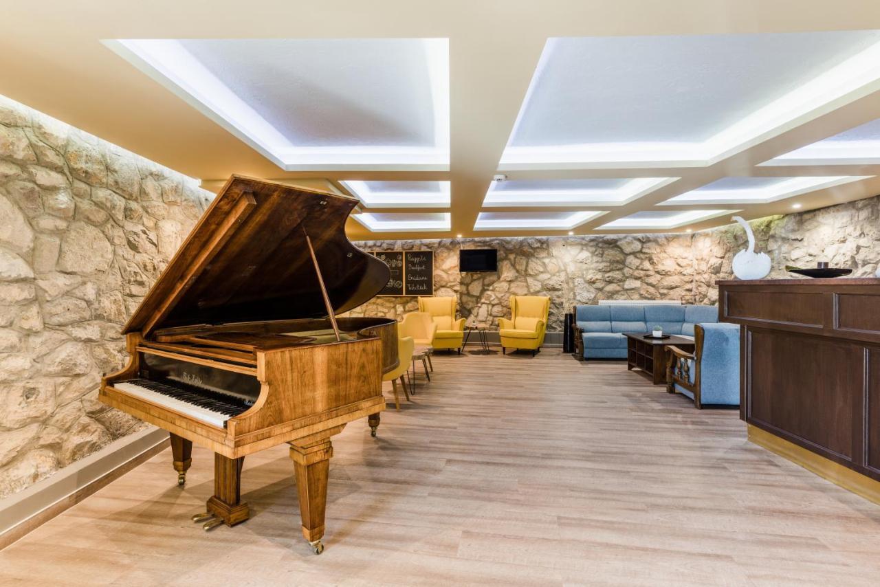 Amstel Hattyú Panzió -Érintésmentes bejelentkezés Győr Extérieur photo